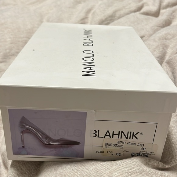 Manolo Blahnik Classic Platinum shoes, Women’s Euro 40, US 9, perfect condition! - Picture 10 of 11